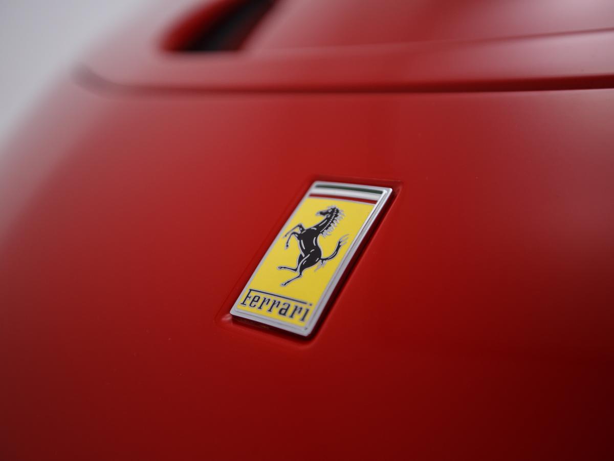ferrari-sf90-2025-hibrido-a-gasolina-3990cc