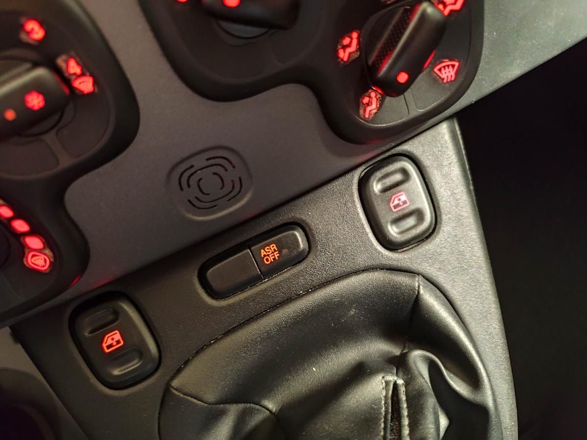 fiat-panda-2023-hibrido-a-gasolina-999cc