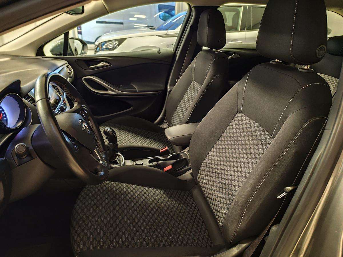 opel-astra-sport-tourer-2018-diesel-1598cc