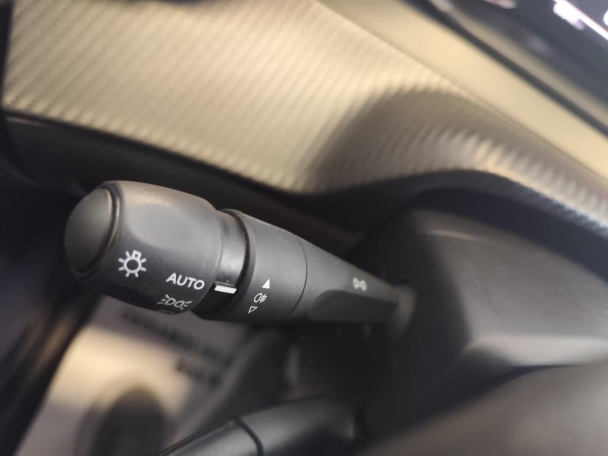 peugeot-2008-2022-diesel-1499cc