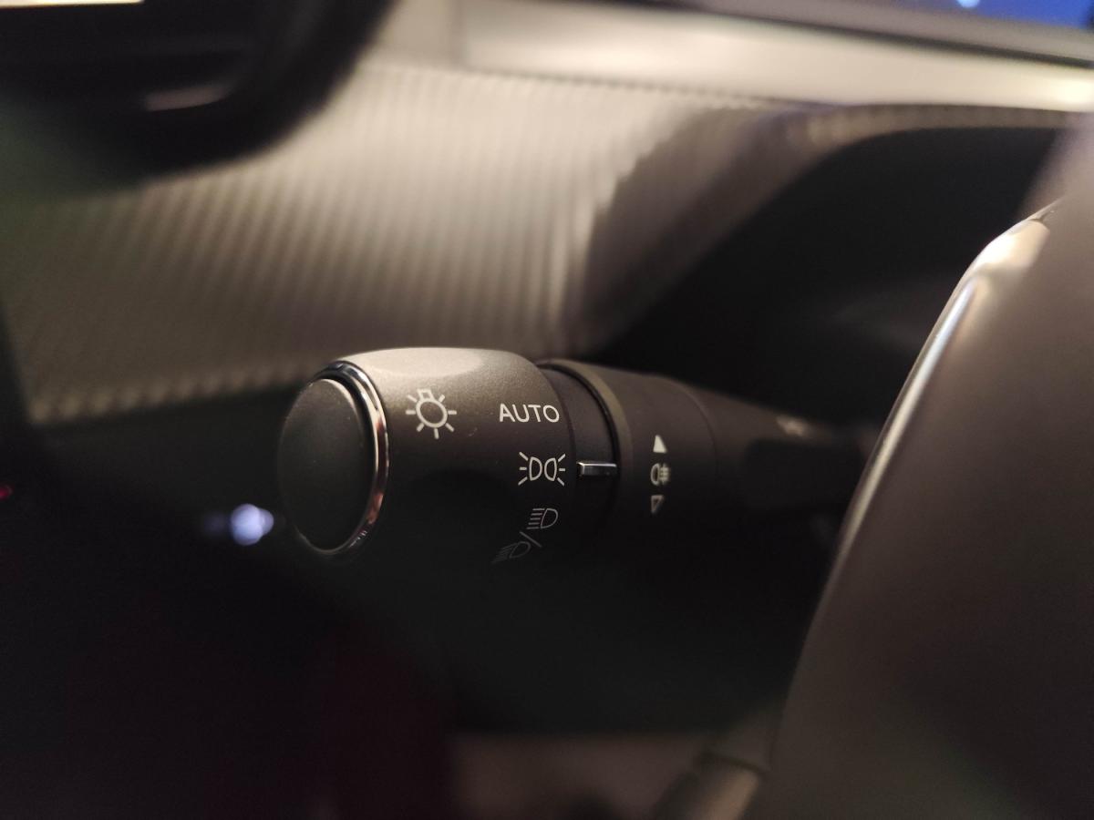 peugeot-2008-2024-gasolina-1199cc