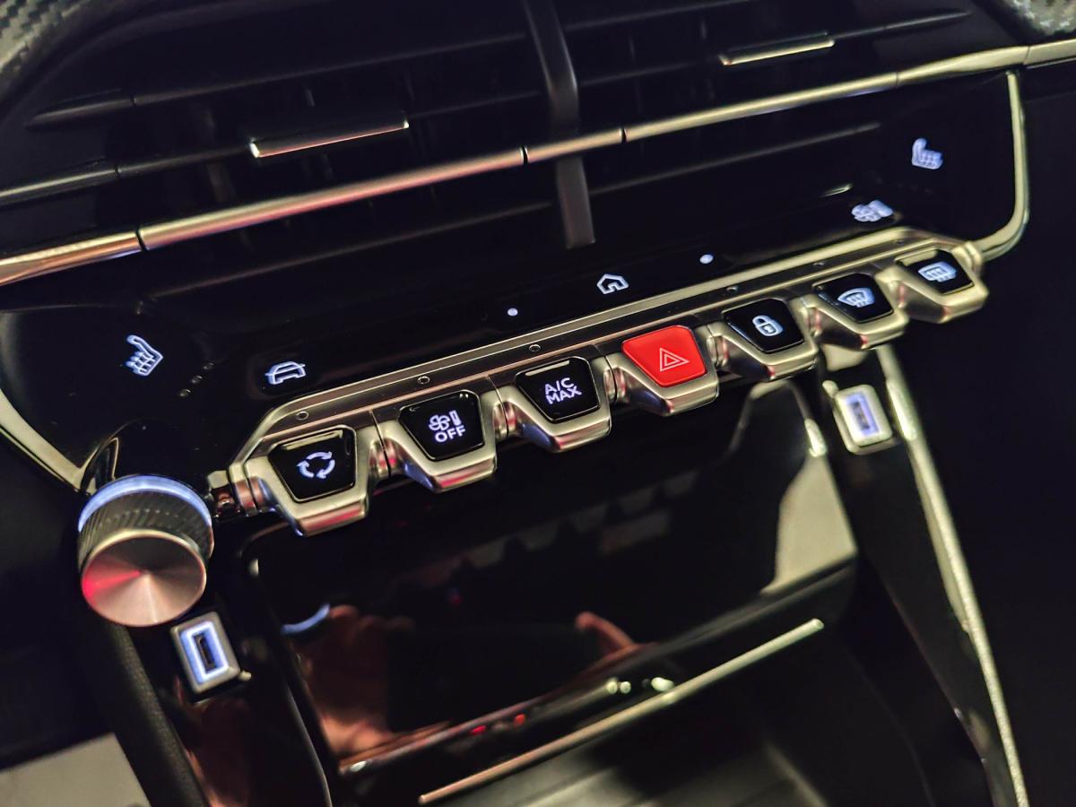 peugeot-2008-2024-gasolina-1199cc