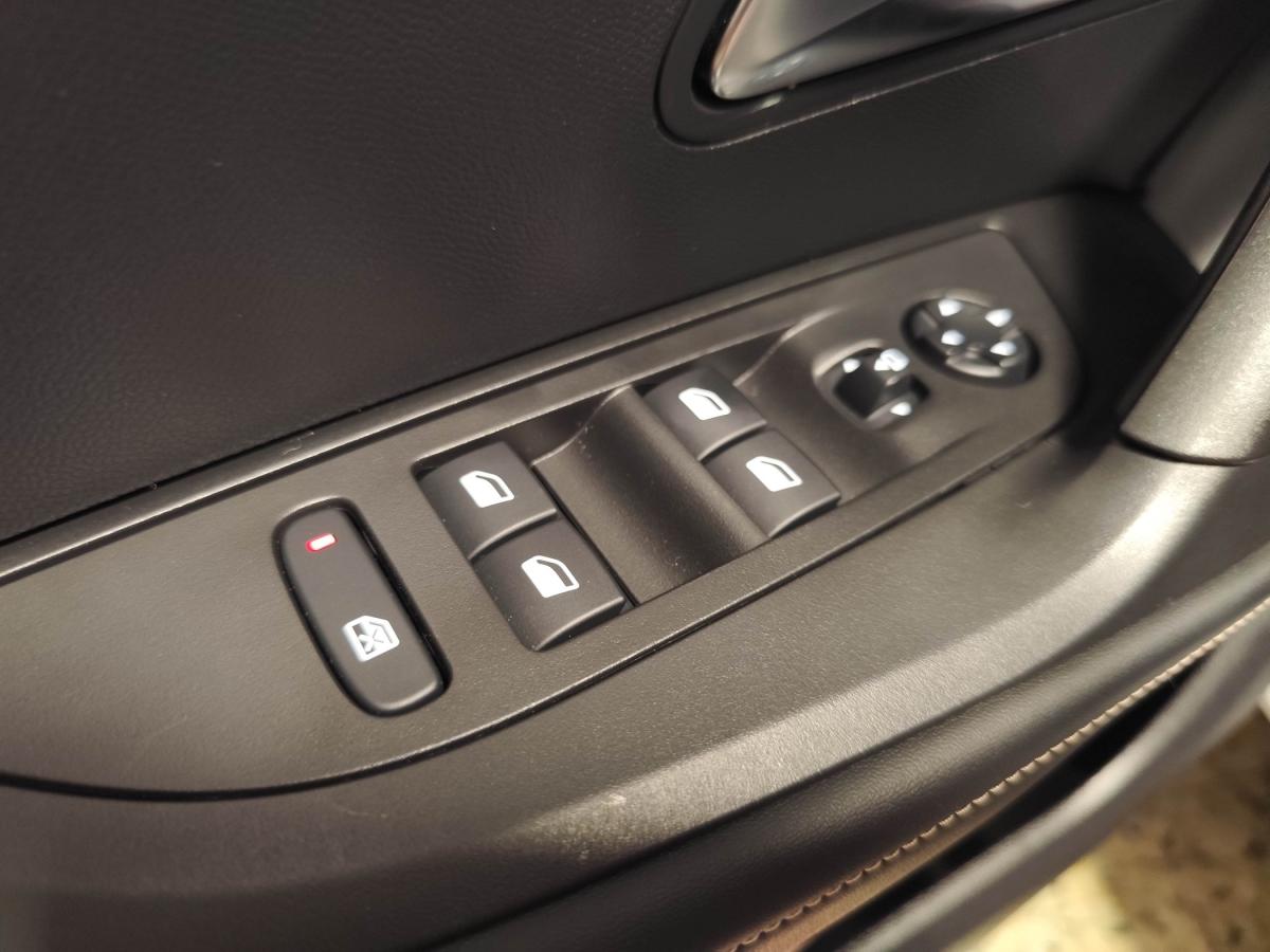 peugeot-2008-2024-gasolina-1199cc