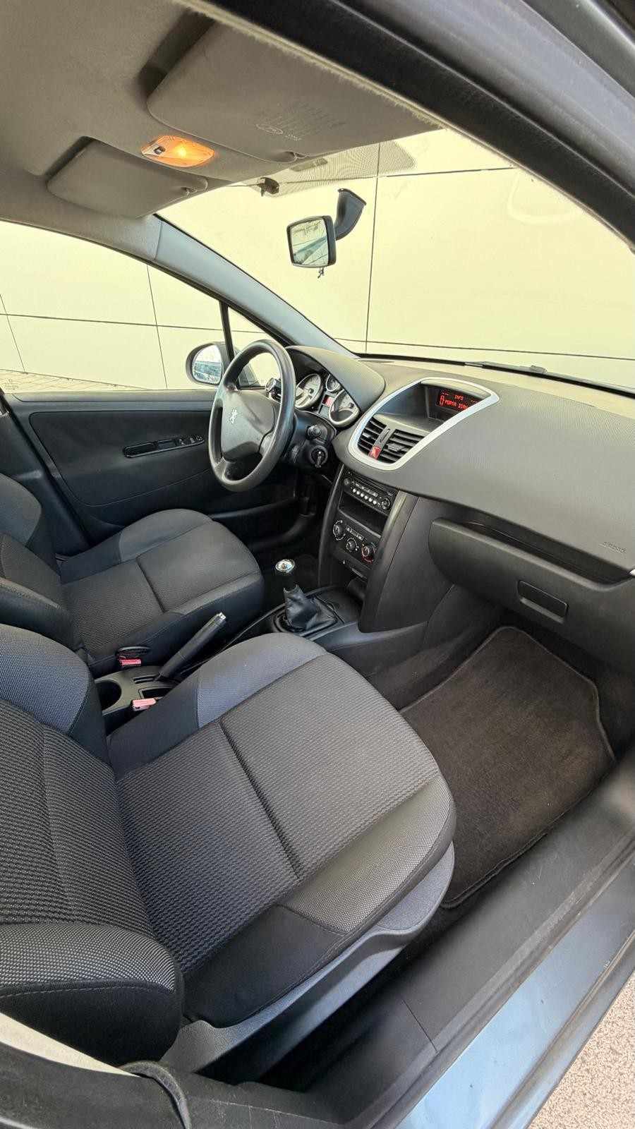 peugeot-207-2011-diesel-1560cc