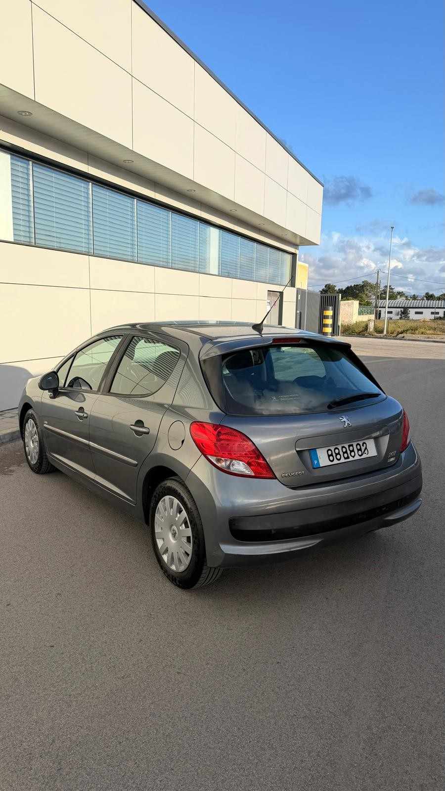 peugeot-207-2011-diesel-1560cc