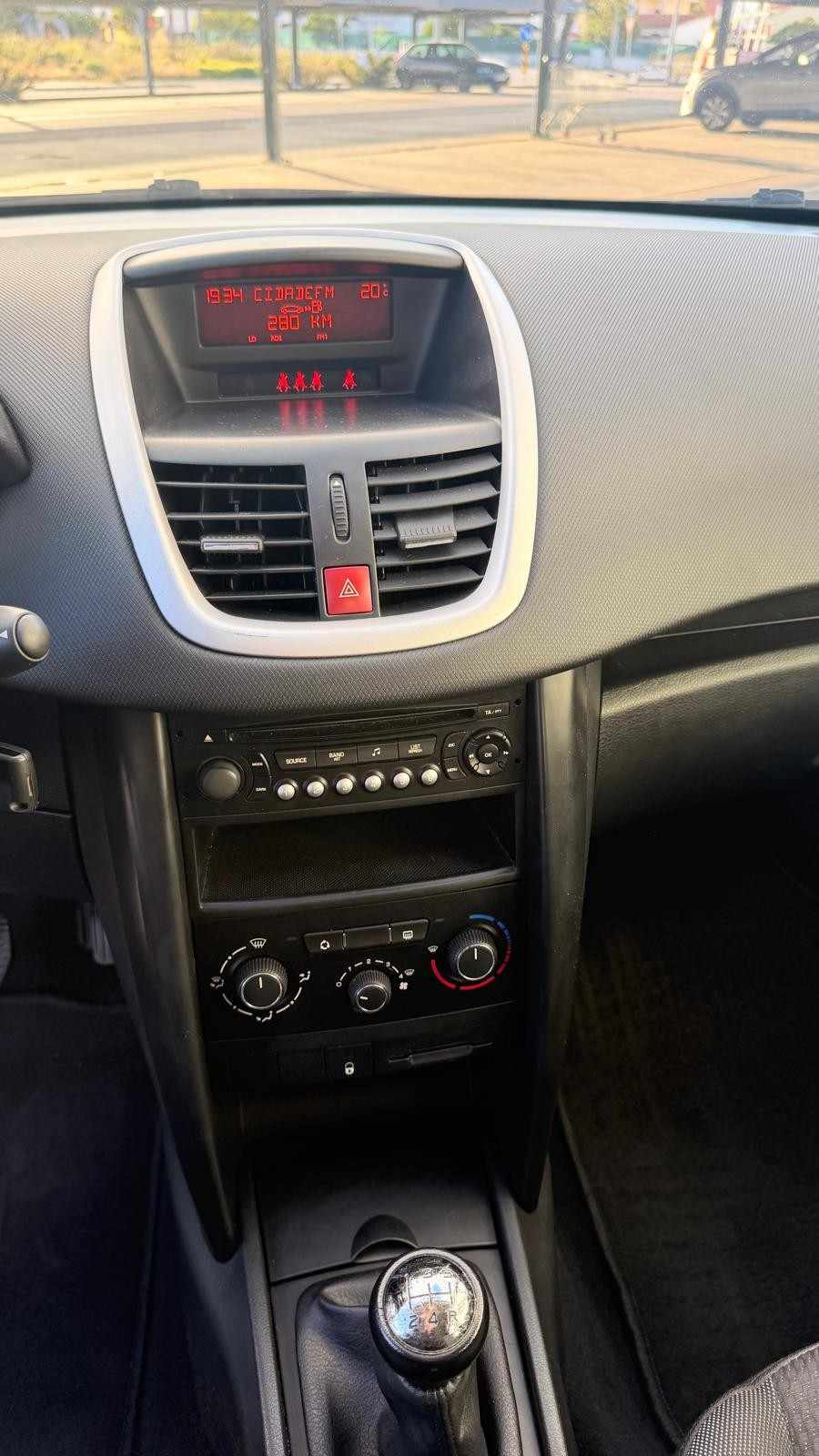 peugeot-207-2011-diesel-1560cc