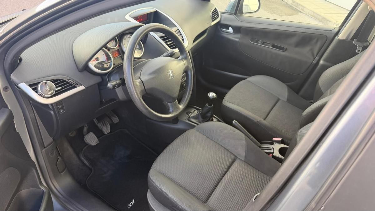 peugeot-207-2011-diesel-1560cc