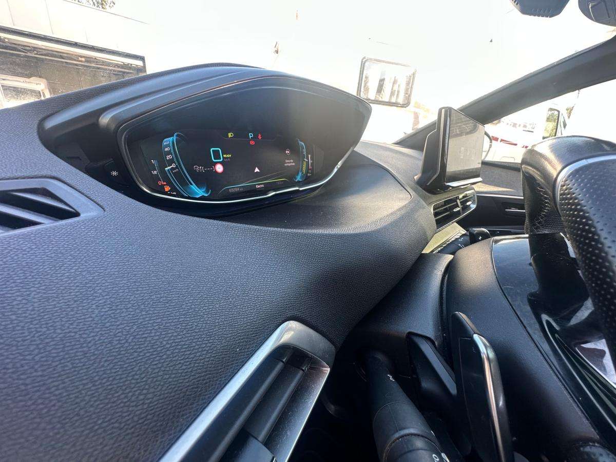 peugeot-3008-2023-hibrido-a-gasolina-1598cc