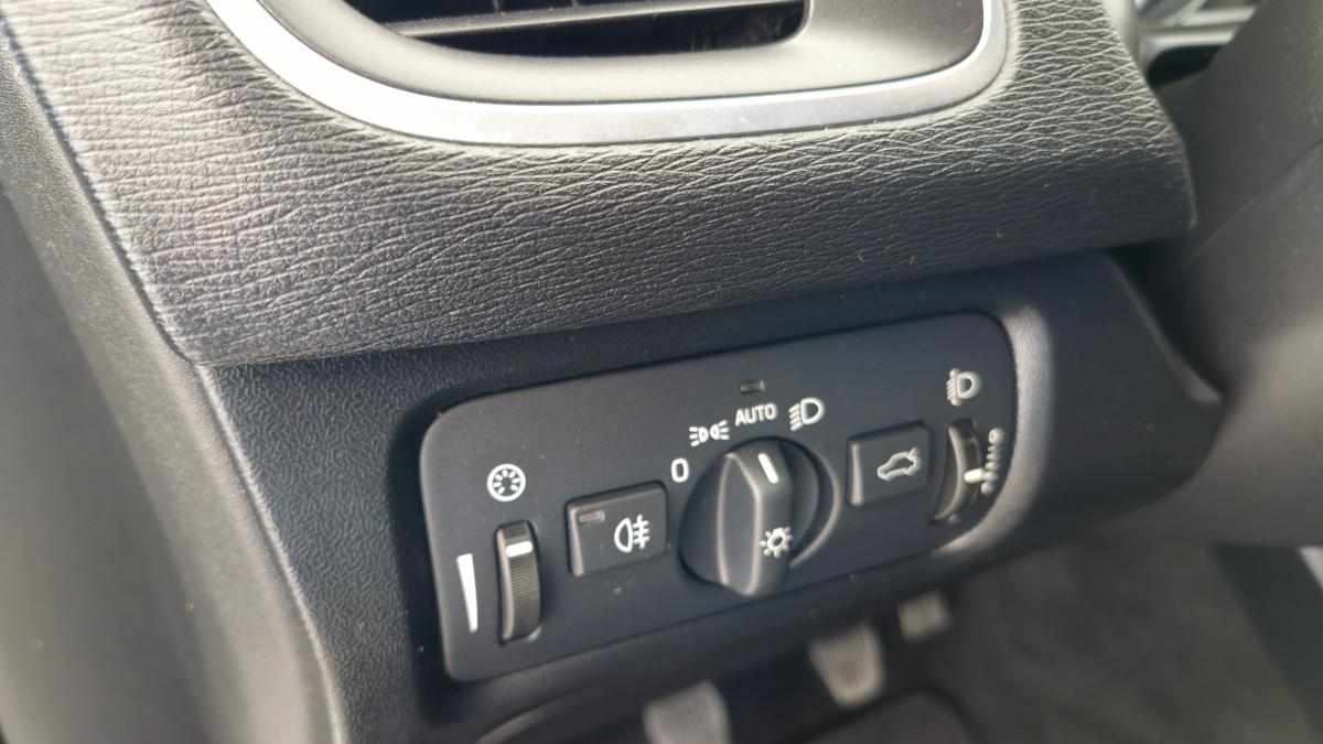 volvo-v40-1-6-d2-2013-diesel-1560cc