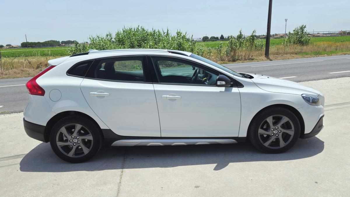 volvo-v40-1-6-d2-2013-diesel-1560cc