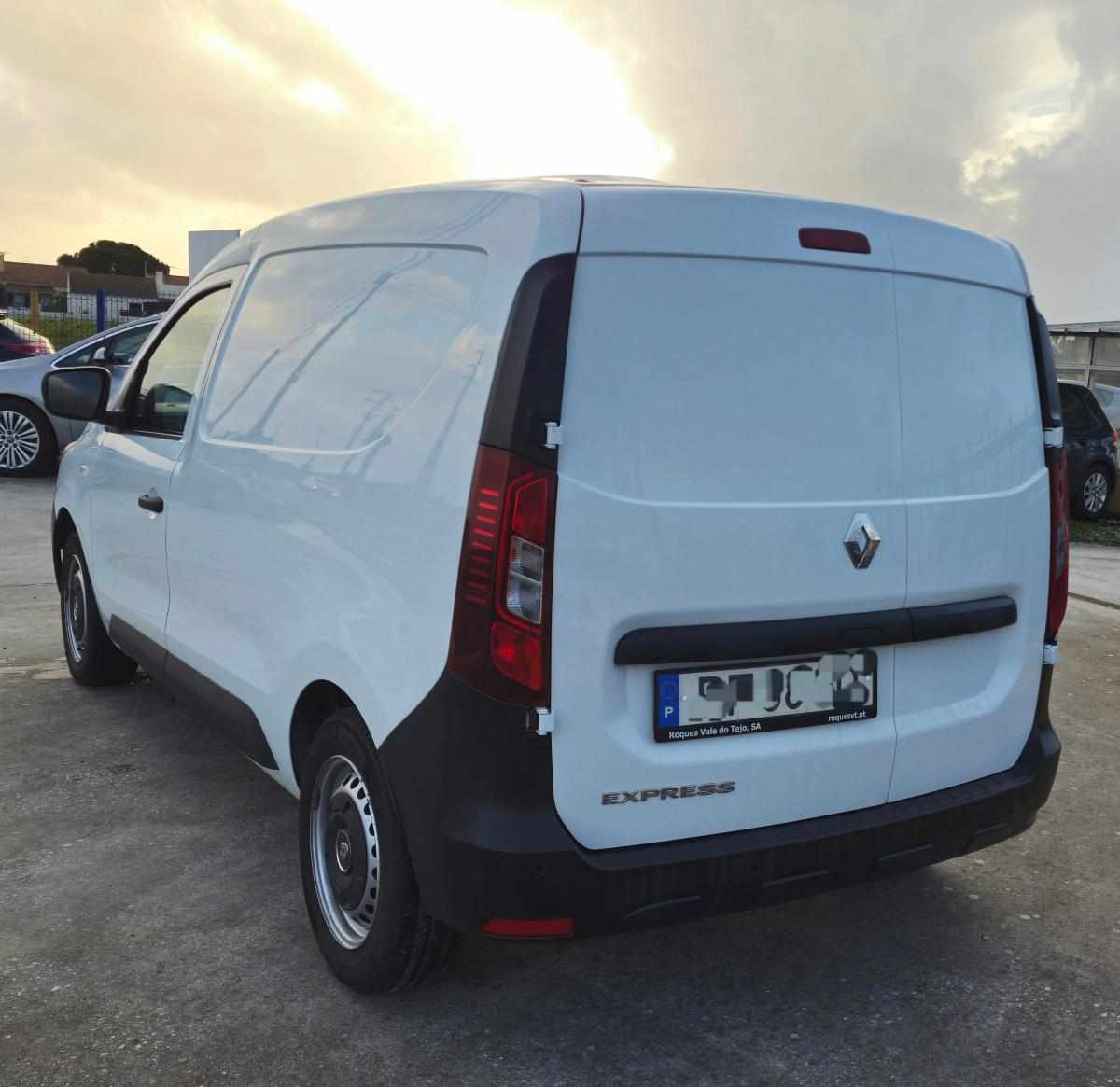renault-express-1-5-95cv-2023-diesel-1461cc