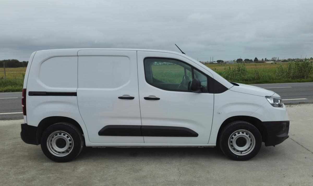 toyota-proace-city-1-5d-adblue-2023-diesel-1499cc