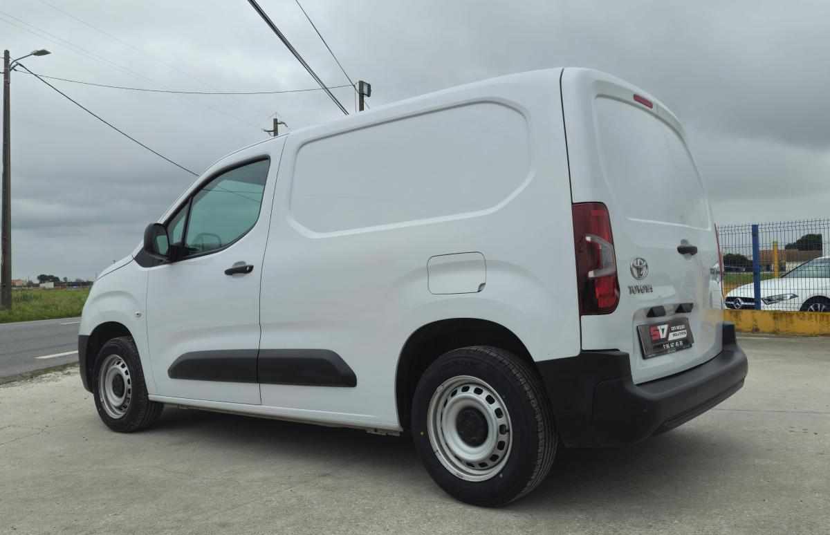 toyota-proace-city-1-5d-adblue-2023-diesel-1499cc
