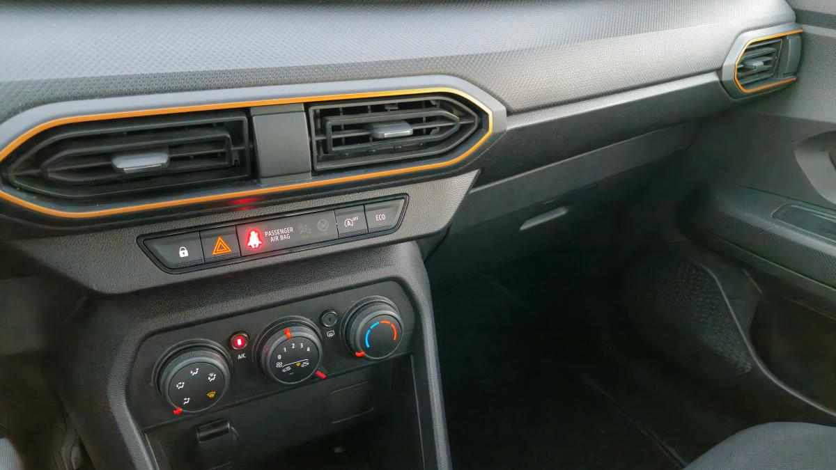 dacia-sandero-1-0-tce-2022-gasolina-999cc