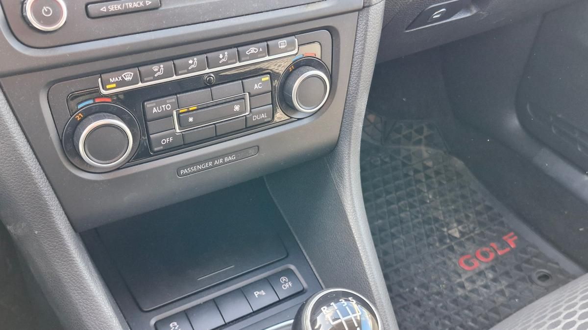 volkswagen-golf-2012-diesel-1598cc