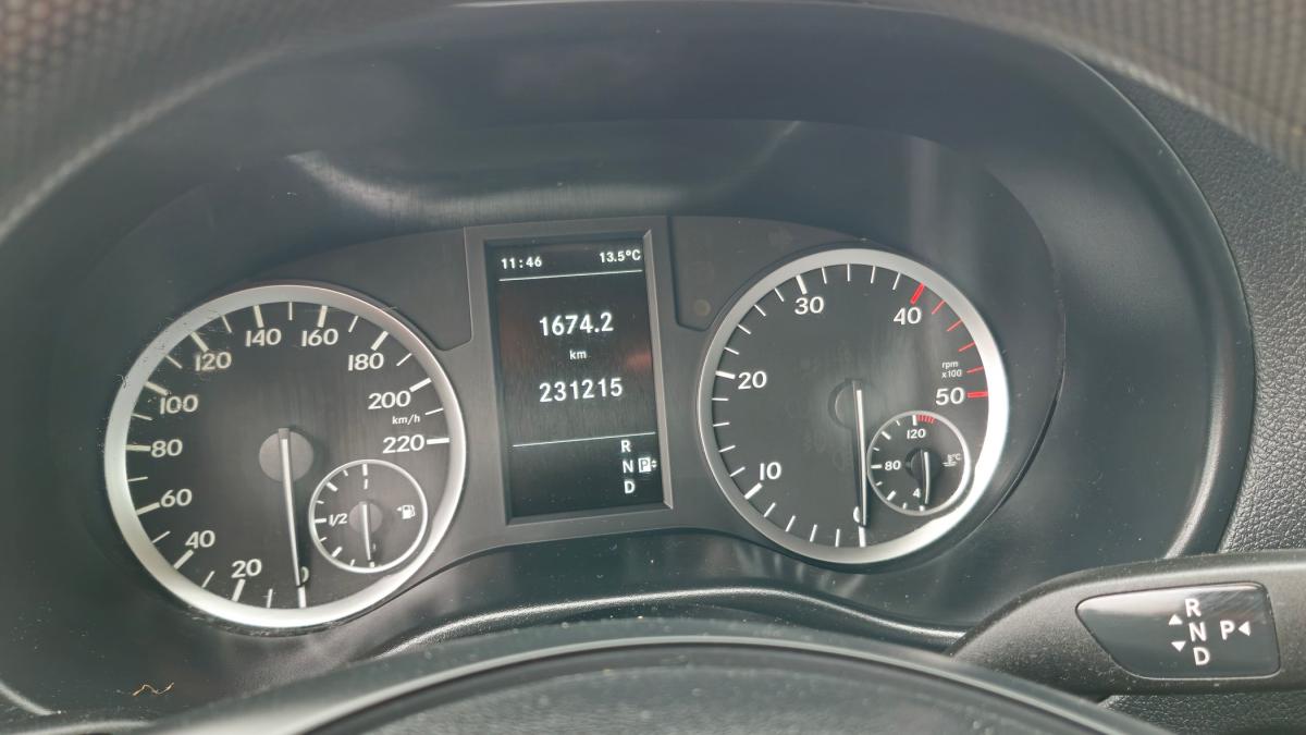 mercedes-benz-vito-2018-diesel-2143cc