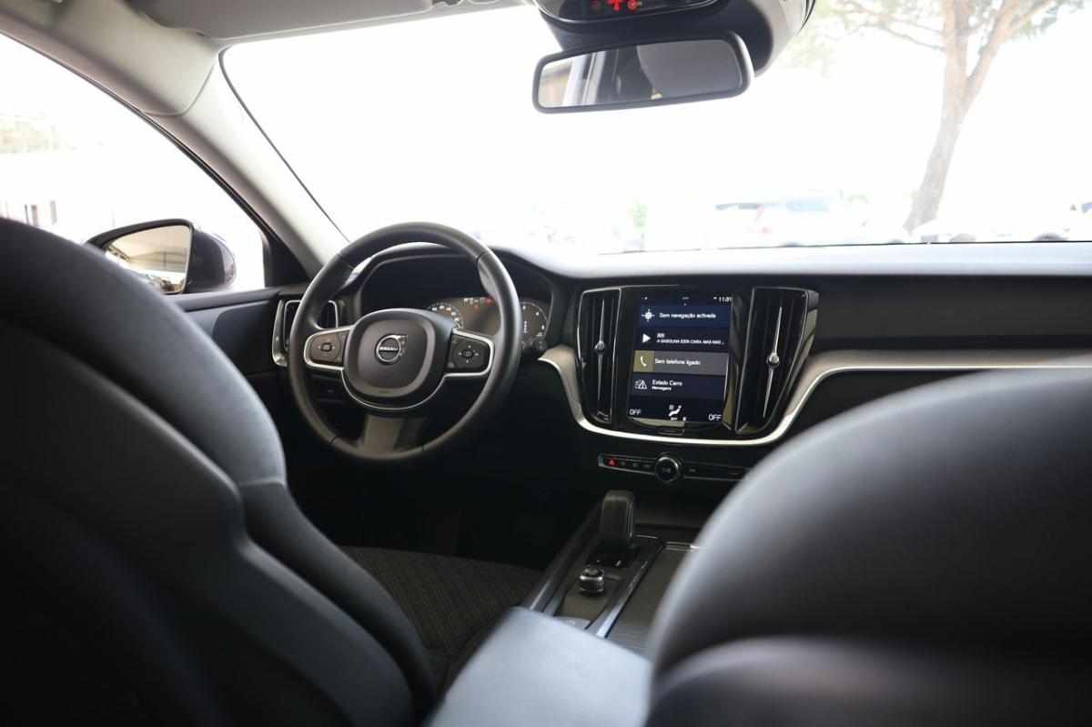volvo-v60-2022-diesel-1969cc