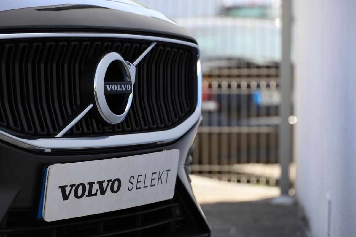 volvo-v60-2022-diesel-1969cc