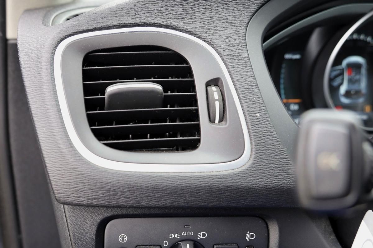 volvo-v40-2013-diesel-1560cc