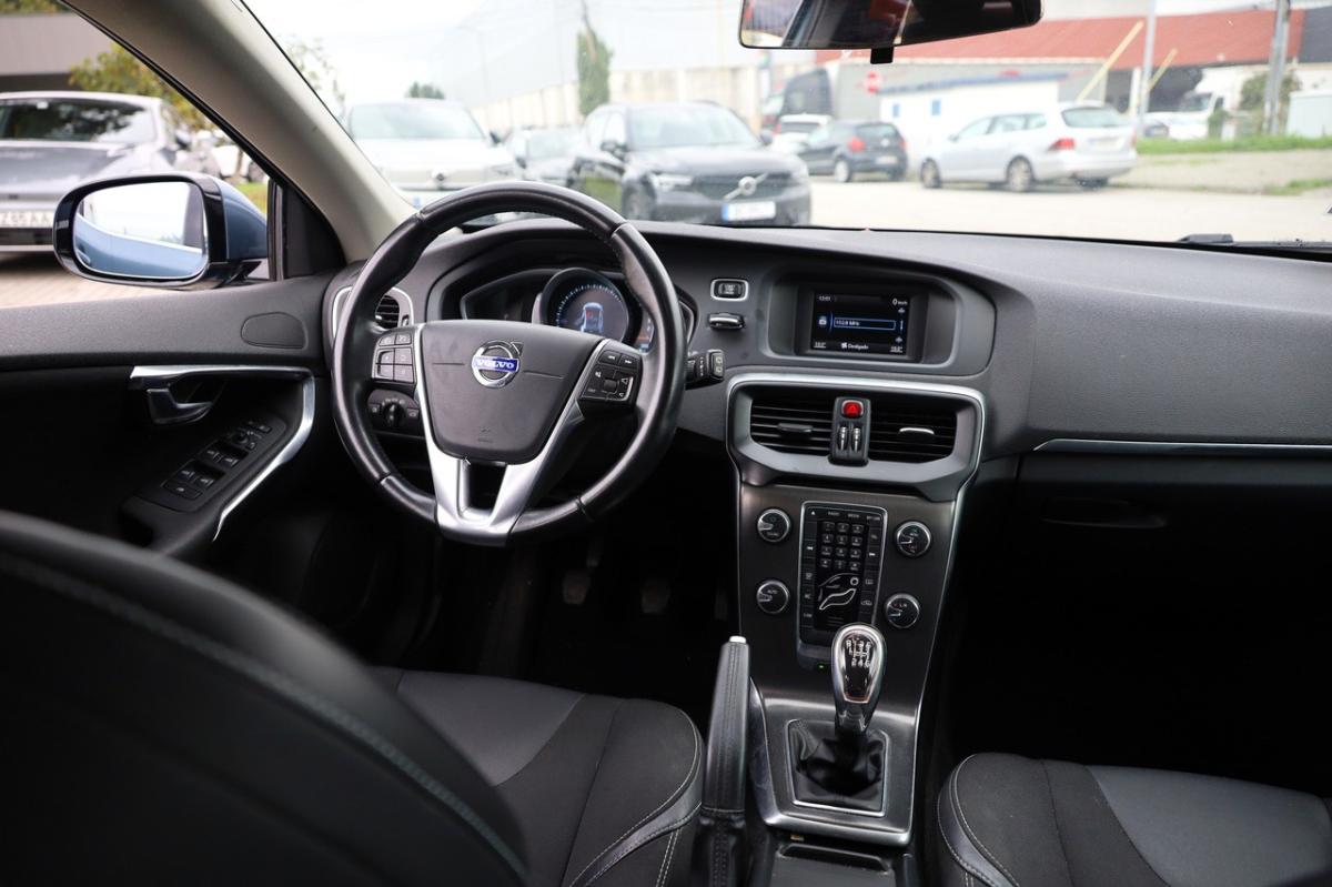 volvo-v40-2013-diesel-1560cc