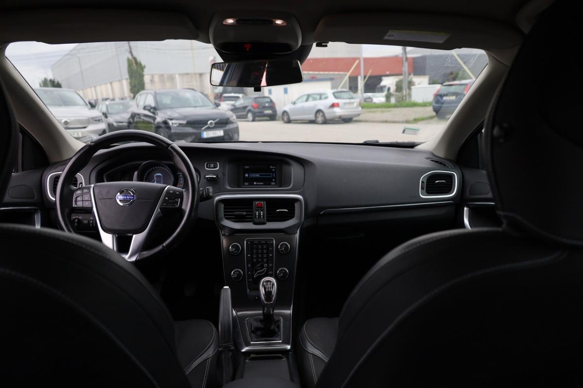 volvo-v40-2013-diesel-1560cc