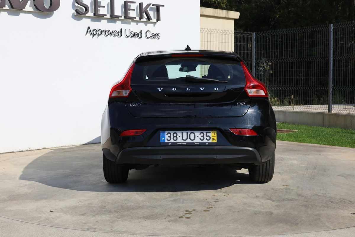 volvo-v40-2018-diesel-1969cc