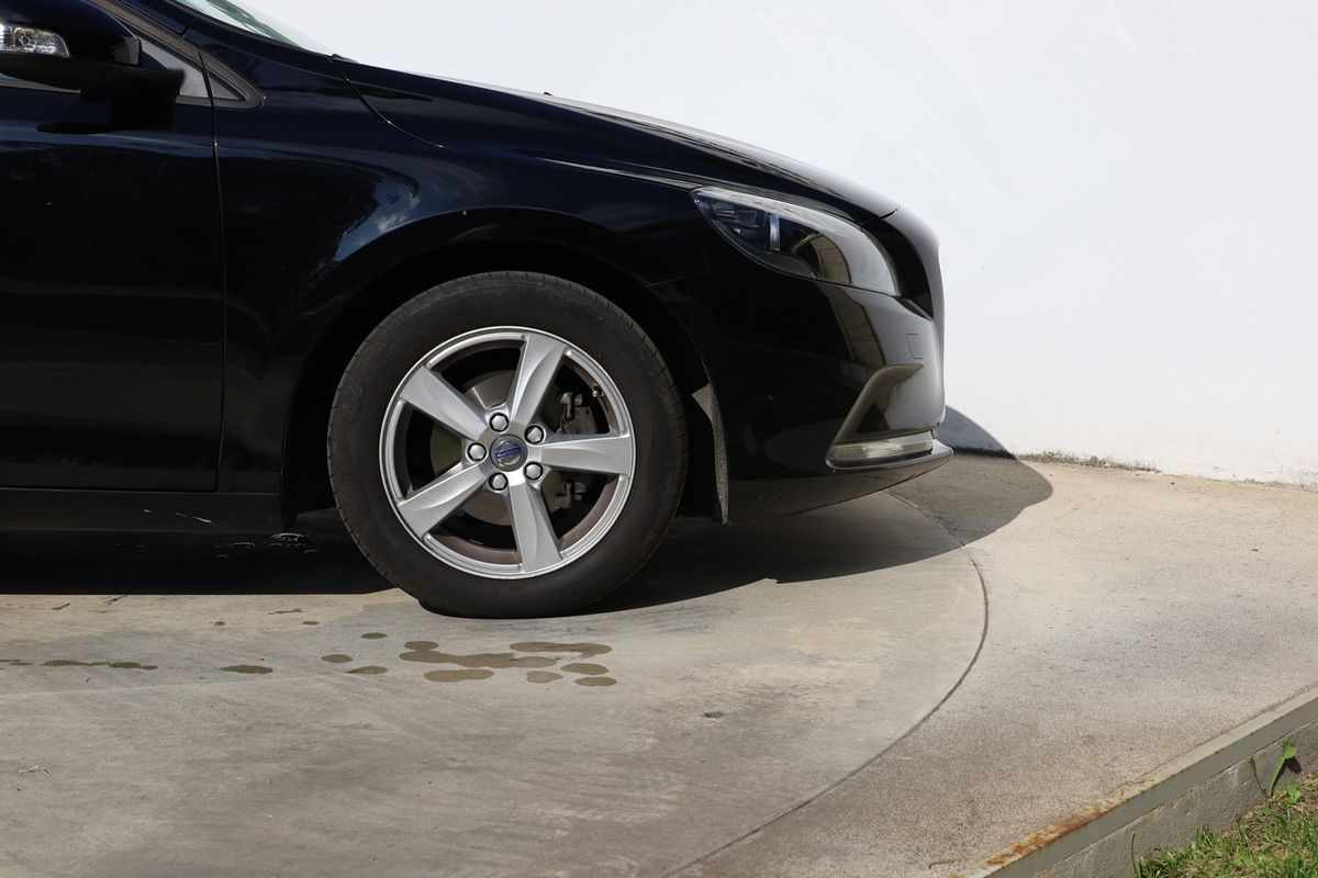 volvo-v40-2018-diesel-1969cc