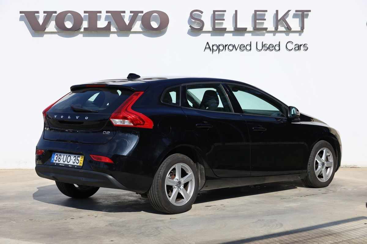 volvo-v40-2018-diesel-1969cc