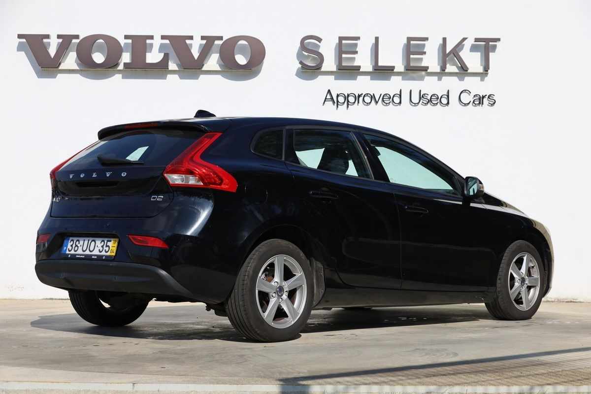 volvo-v40-2018-diesel-1969cc