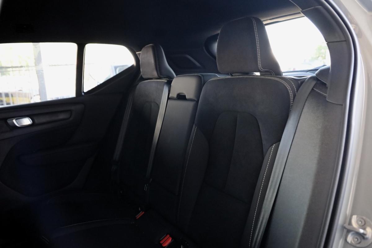volvo-xc40-2025-gasolina-1969cc