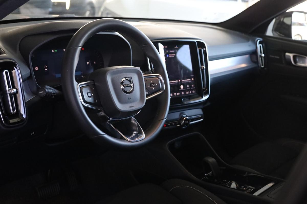 volvo-xc40-2025-gasolina-1969cc