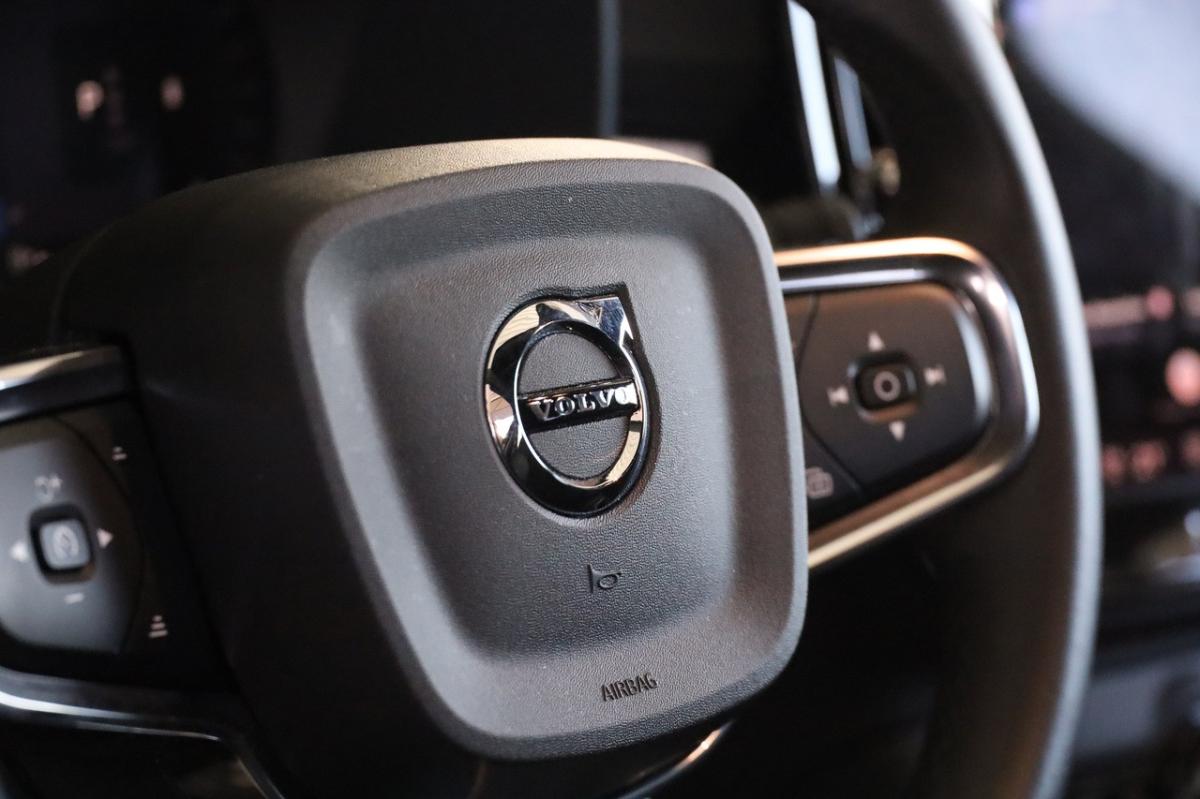 volvo-xc40-2025-gasolina-1969cc