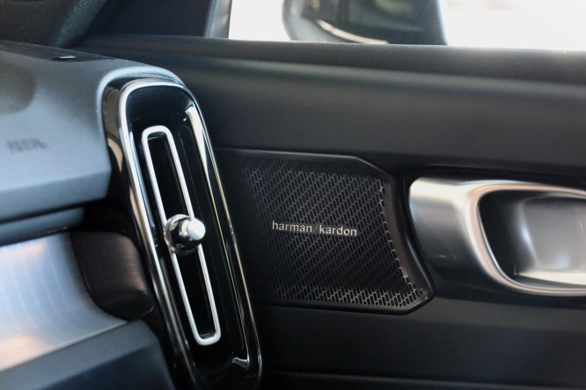 volvo-xc40-2025-gasolina-1969cc