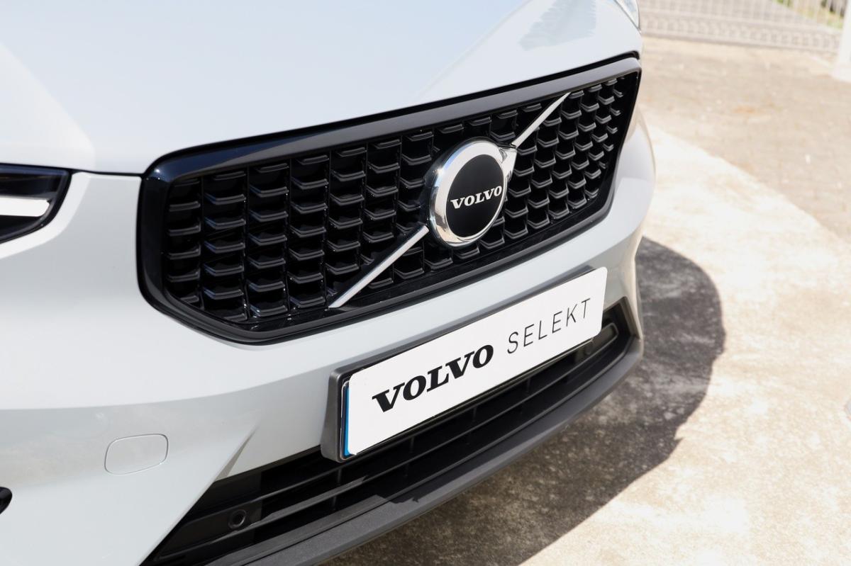 volvo-xc40-2025-gasolina-1969cc