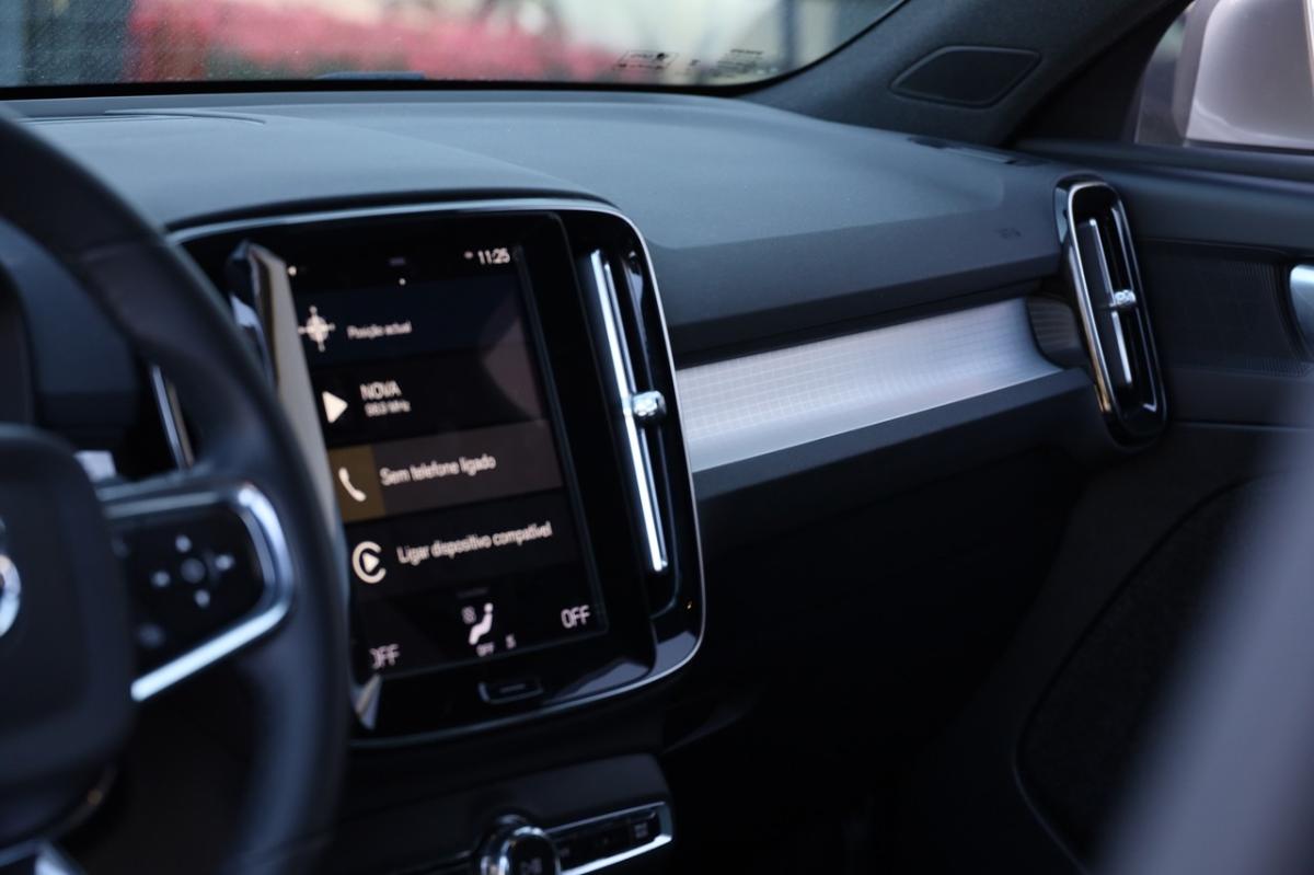 volvo-xc40-2023-hibrido-a-gasolina-1477cc