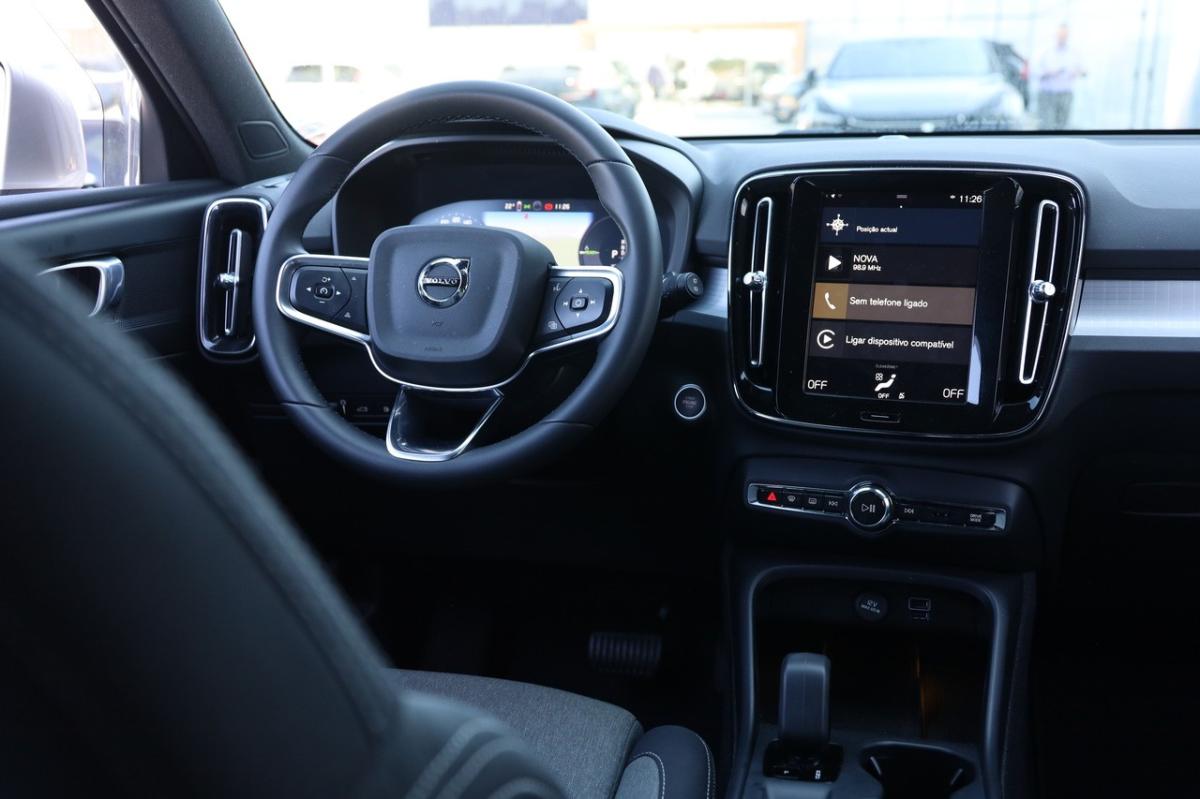 volvo-xc40-2023-hibrido-a-gasolina-1477cc