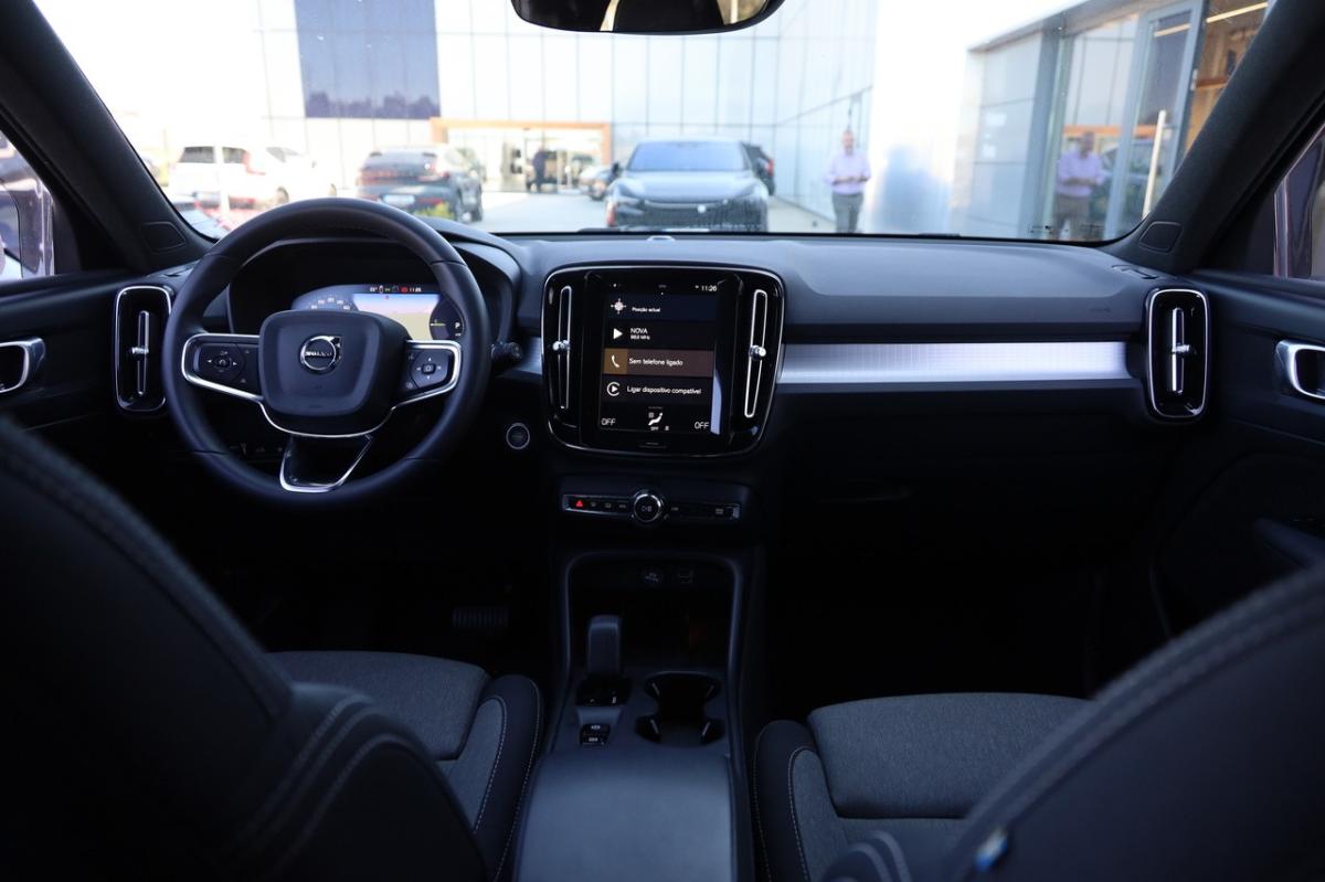 volvo-xc40-2023-hibrido-a-gasolina-1477cc