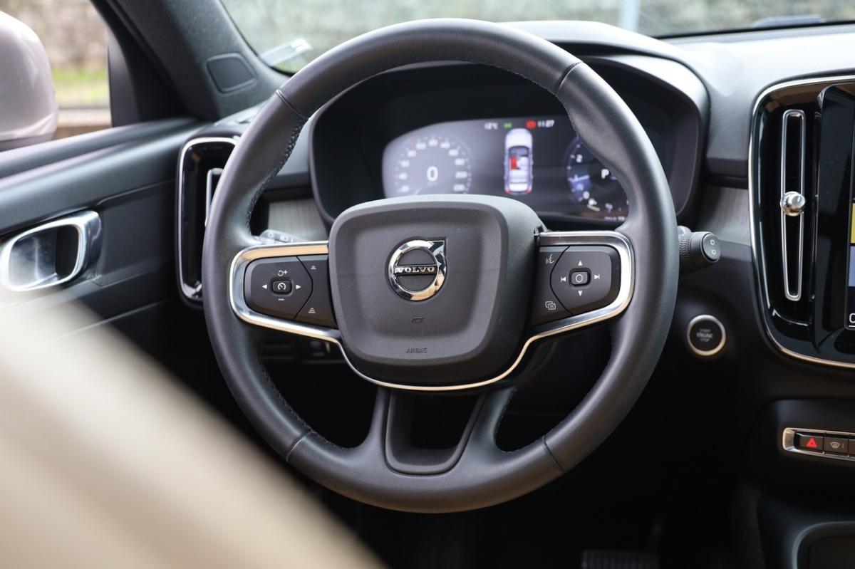 volvo-xc40-2021-gasolina-1477cc
