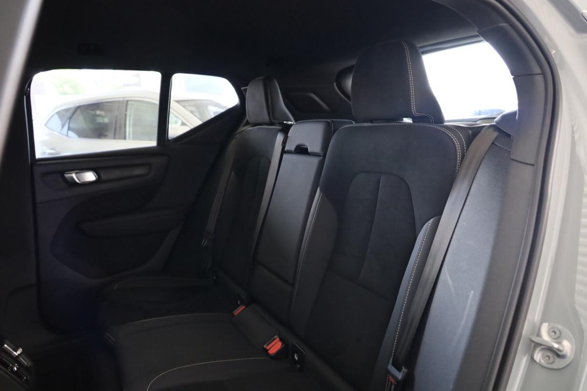 volvo-xc40-2025-gasolina-1969cc