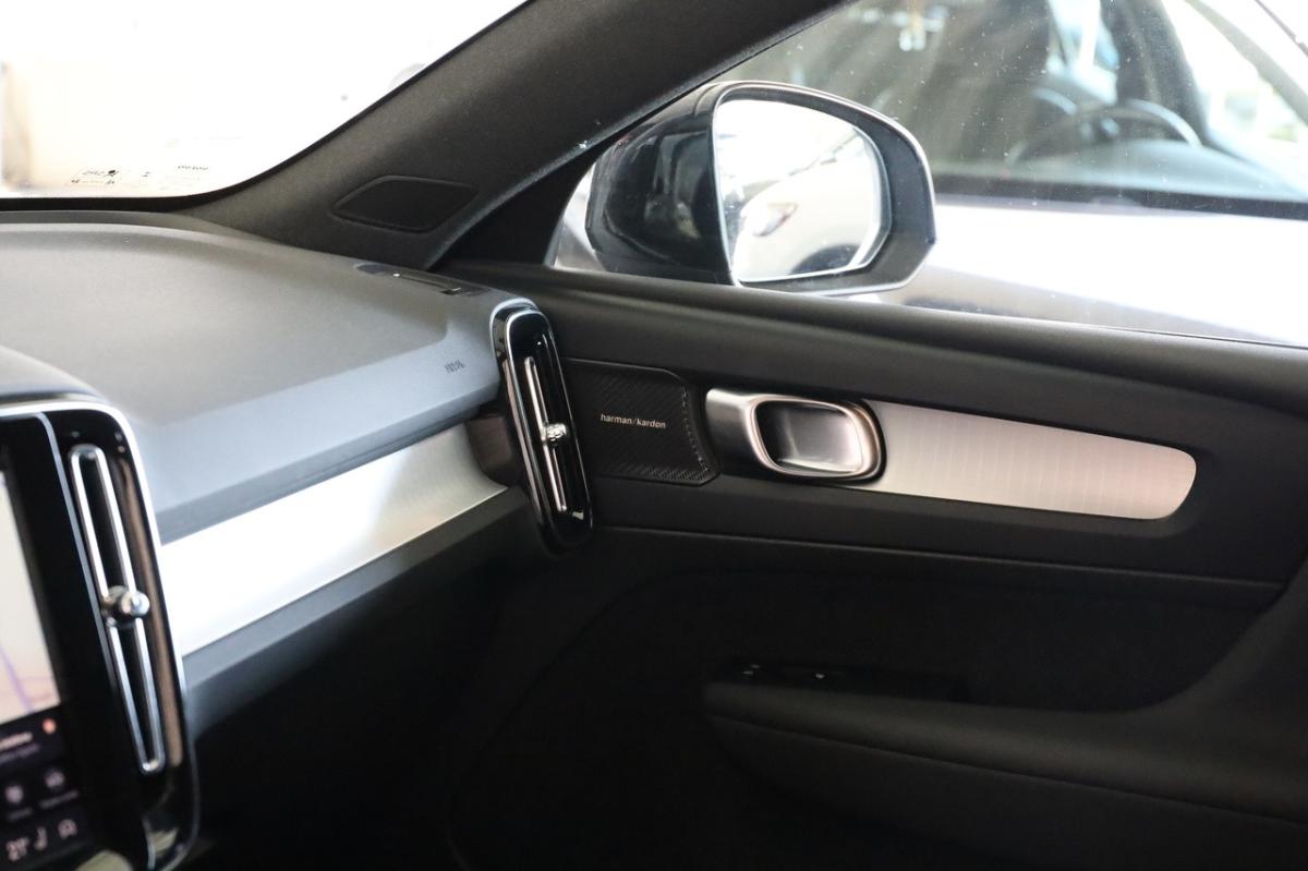volvo-xc40-2025-gasolina-1969cc