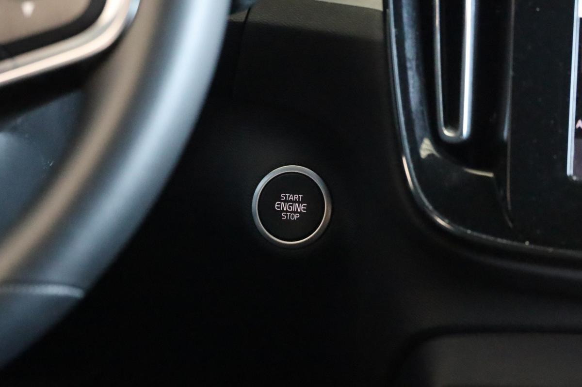 volvo-xc40-2025-gasolina-1969cc