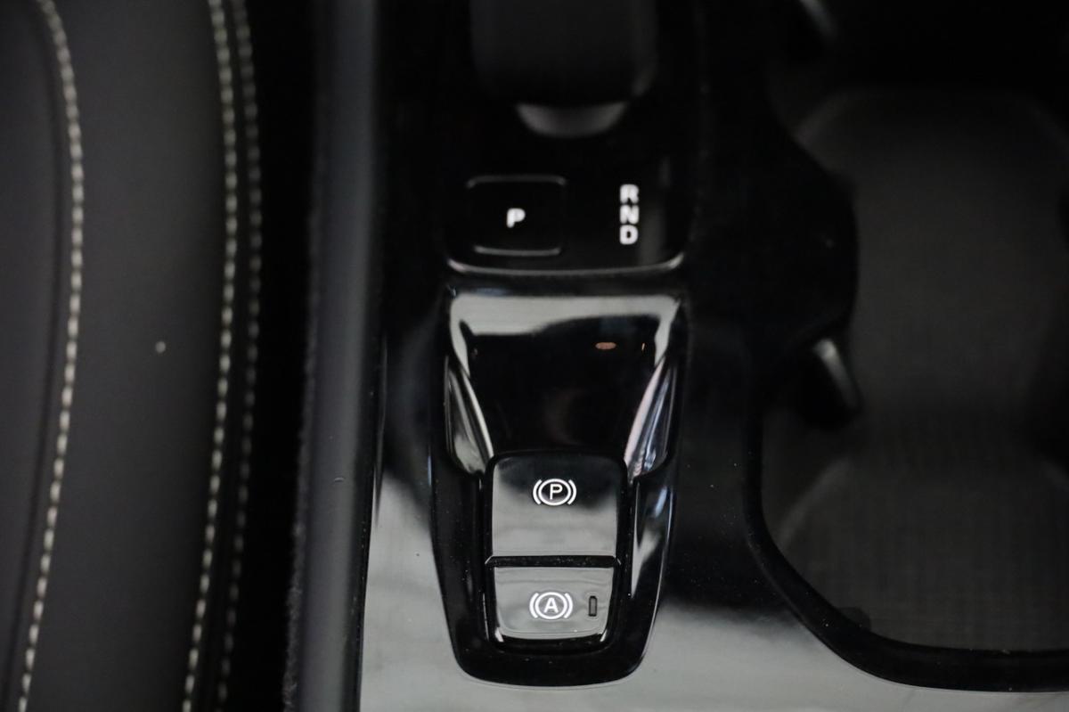 volvo-xc40-2025-gasolina-1969cc