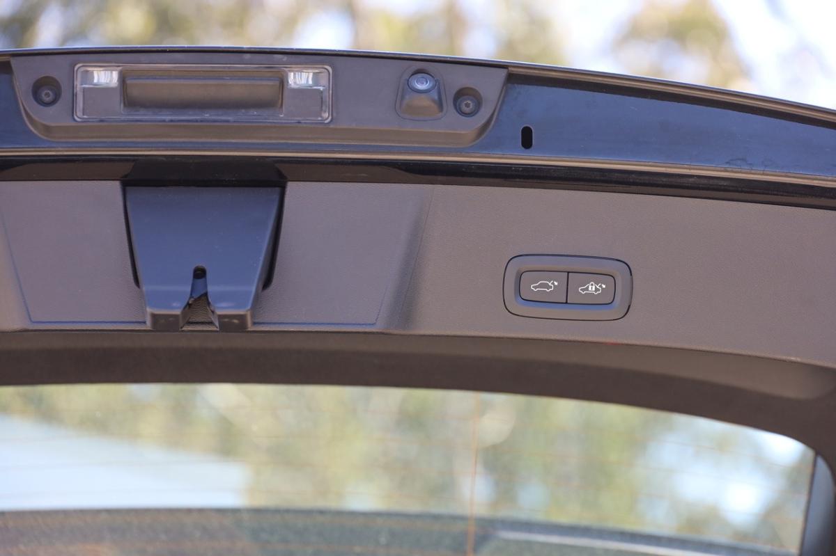 volvo-xc40-2022-hibrido-a-gasolina-1477cc