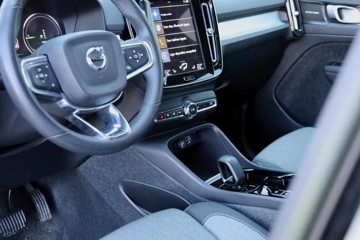 volvo-xc40-2022-hibrido-a-gasolina-1477cc