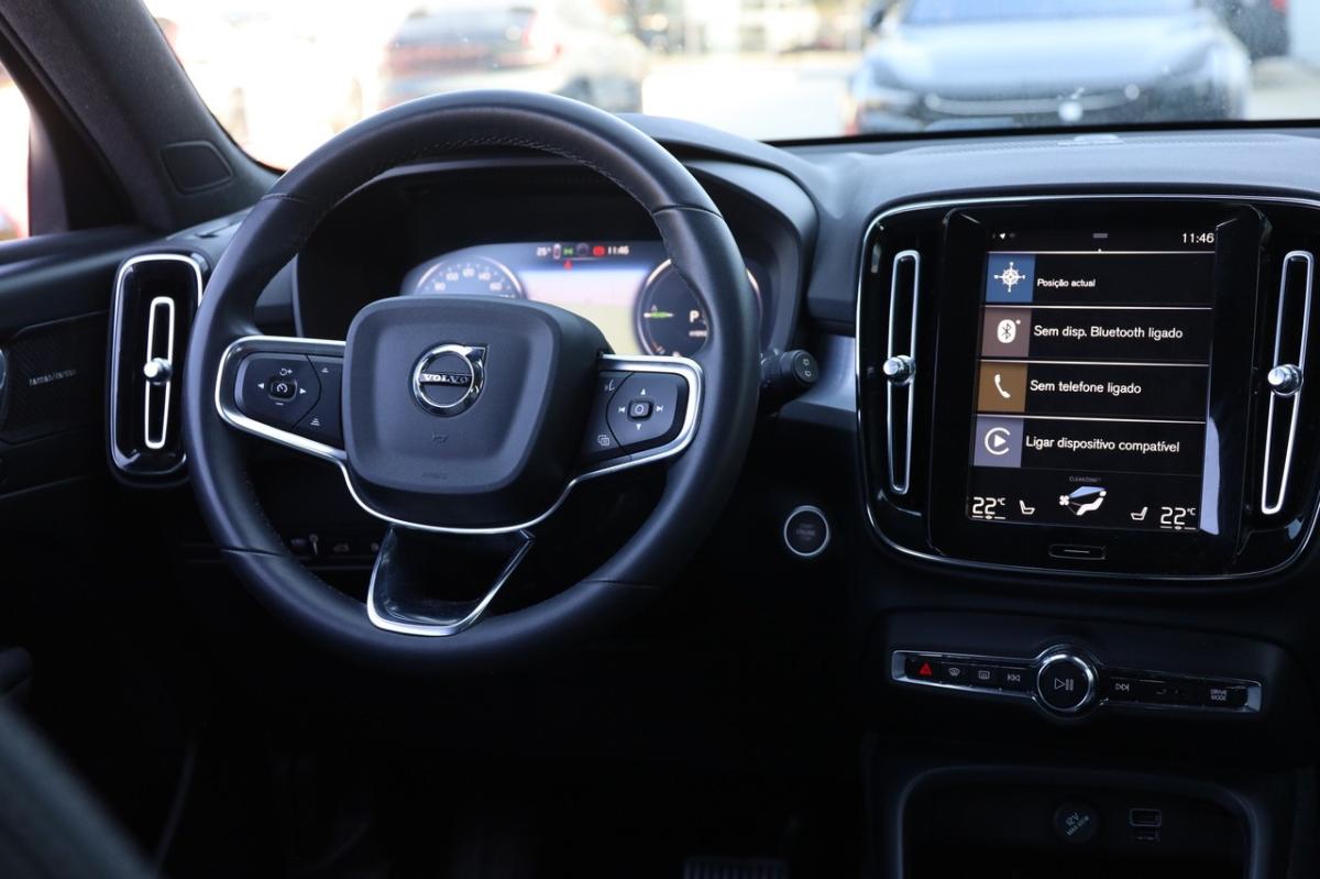 volvo-xc40-2022-hibrido-a-gasolina-1477cc