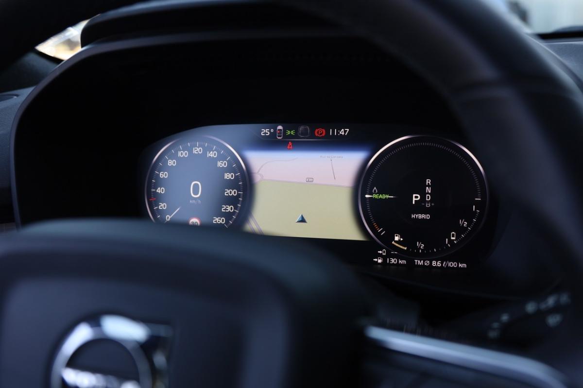 volvo-xc40-2022-hibrido-a-gasolina-1477cc