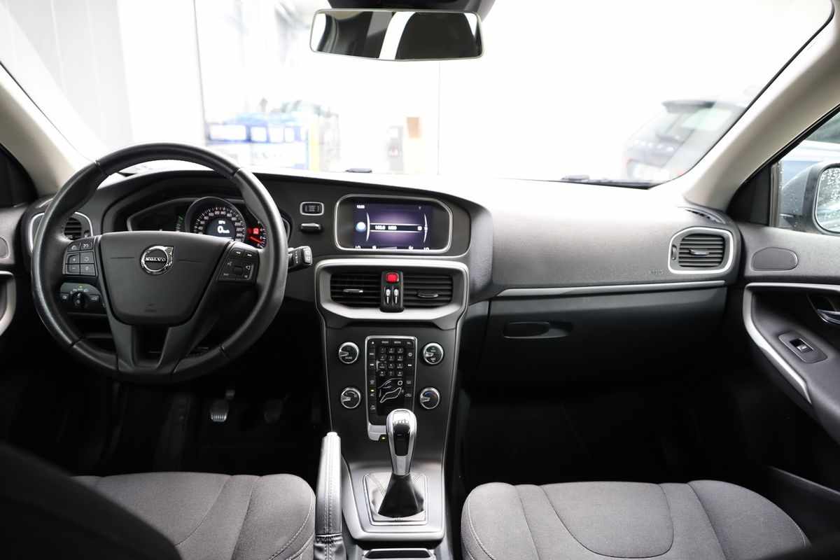 volvo-v40-2018-diesel-1969cc