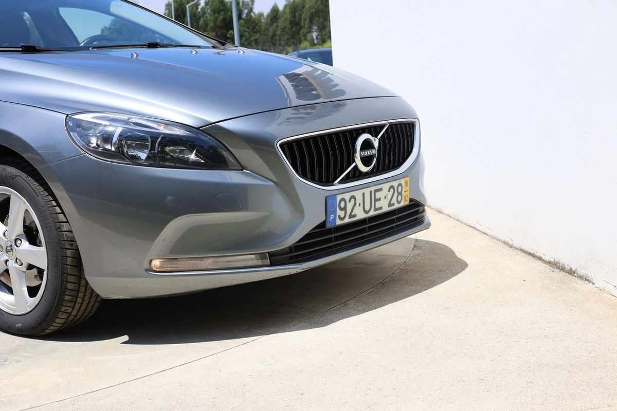 volvo-v40-2018-diesel-1969cc