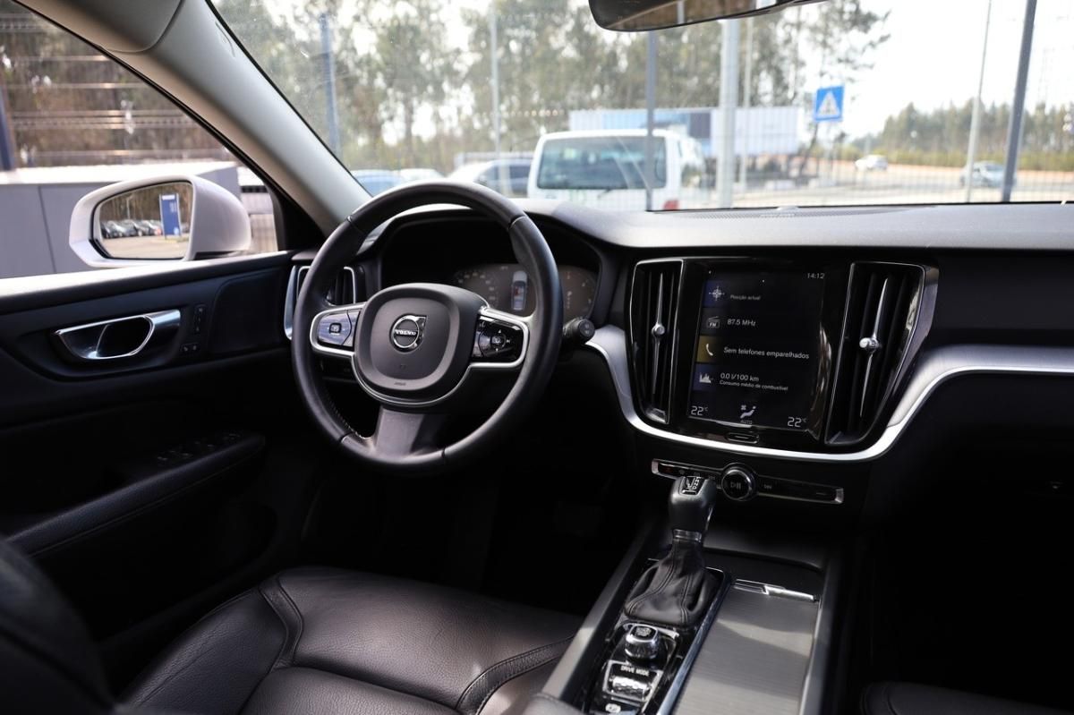 volvo-v60-cross-country-2021-diesel-1969cc