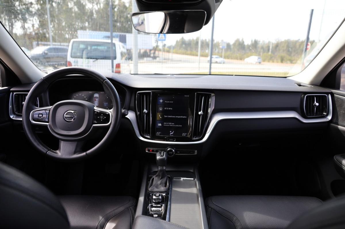 volvo-v60-cross-country-2021-diesel-1969cc